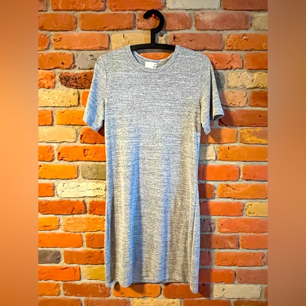 Aritzia Wilfred Free Heather Gray Midi Dress. Size Large